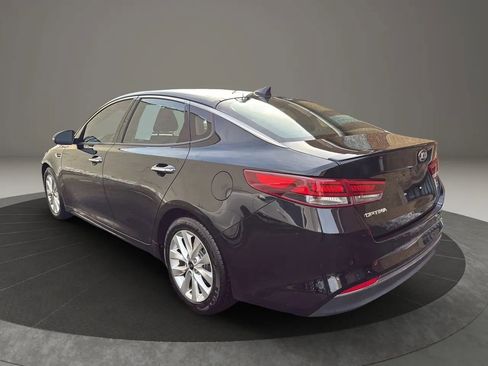 Used 2018 Kia Optima S w/ Panoramic Sunroof Package image 7