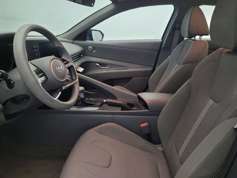 Used 2023 Hyundai Elantra SE image 17
