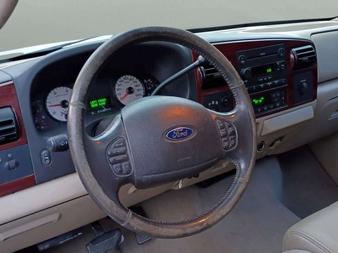 Used 2006 Ford F350 Lariat image 31