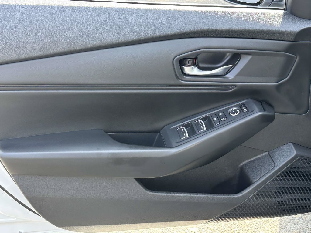 Used 2023 Honda Accord EX image 14