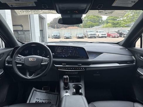 Used 2025 Cadillac XT4 Sport w/ Cold Weather Package FWD image 34