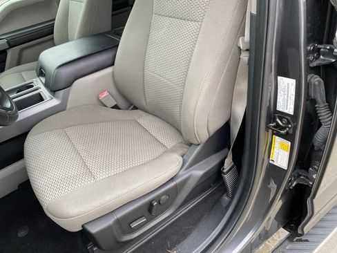 Used 2019 Ford F150 XLT w/ Equipment Group 302A Luxury AWD/4WD image 18