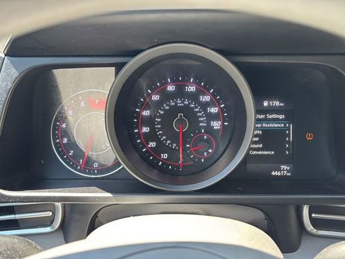 Used 2021 Hyundai Elantra SEL FWD image 17