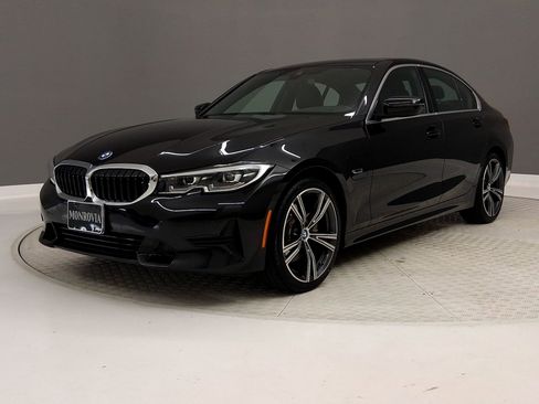 Used 2022 BMW 330e w/ Driving Assistance Package RWD image 38
