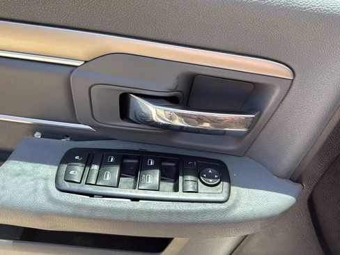 Used 2014 RAM 2500 SLT AWD/4WD image 40