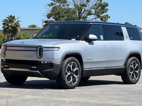 Used 2024 Rivian R1S Adventure AWD/4WD image 8
