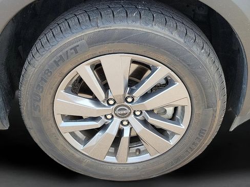 Used 2025 Nissan Pathfinder SV image 7