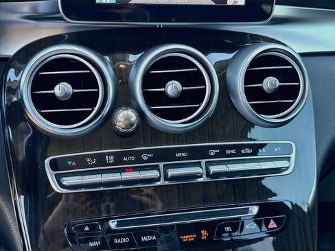 Used 2017 Mercedes-Benz GLC 300 image 32