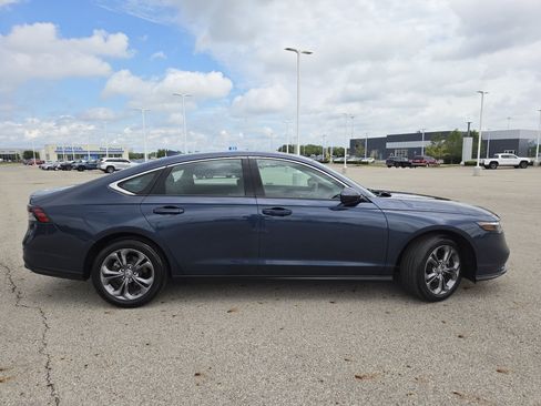 Used 2024 Honda Accord EX image 18