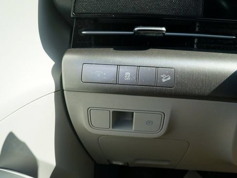 Used 2025 Hyundai Kona SEL AWD/4WD image 18