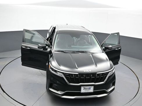 Used 2023 Kia Carnival EX image 47