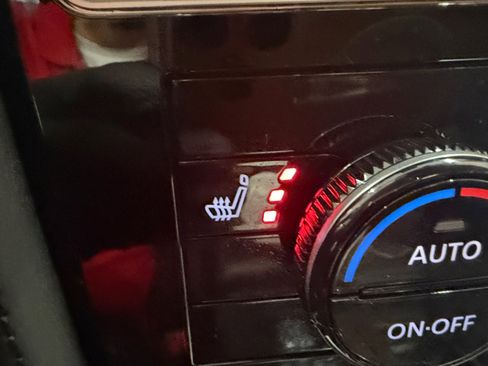 Used 2024 Nissan Armada SL w/ Captain's Chairs Package RWD image 28