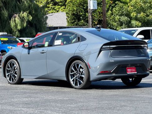 New 2026 Toyota Prius Plug-In Hybrid FWD image 7