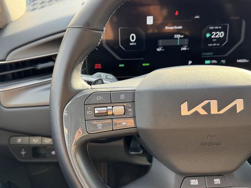 Used 2024 Kia EV9 Wind AWD/4WD image 24
