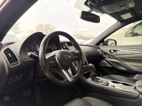 Used 2017 INFINITI Q60 w/ Premium Plus Package 3.0T image 6