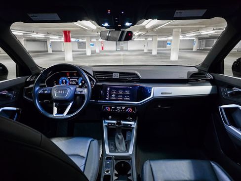 Used 2021 Audi Q3 2.0T Premium w/ Convenience Package image 3