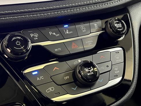 New 2025 Chrysler Pacifica Select image 22