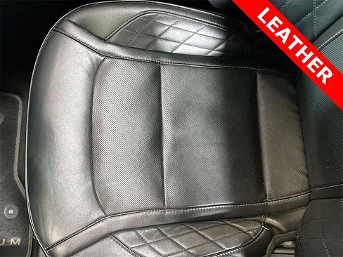 Used 2018 Ford Explorer Platinum image 21