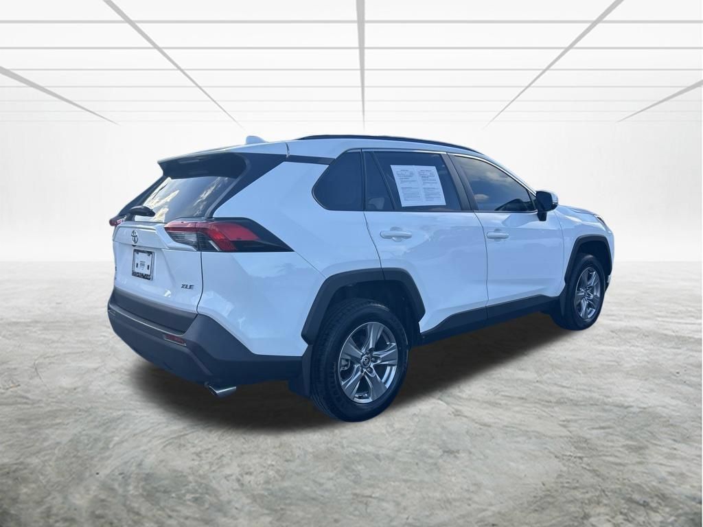 Used 2024 Toyota RAV4 XLE w/ Convenience Package FWD image 4