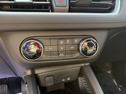 Used 2025 Chevrolet TrailBlazer LS w/ LS Convenience Package AWD/4WD image 18