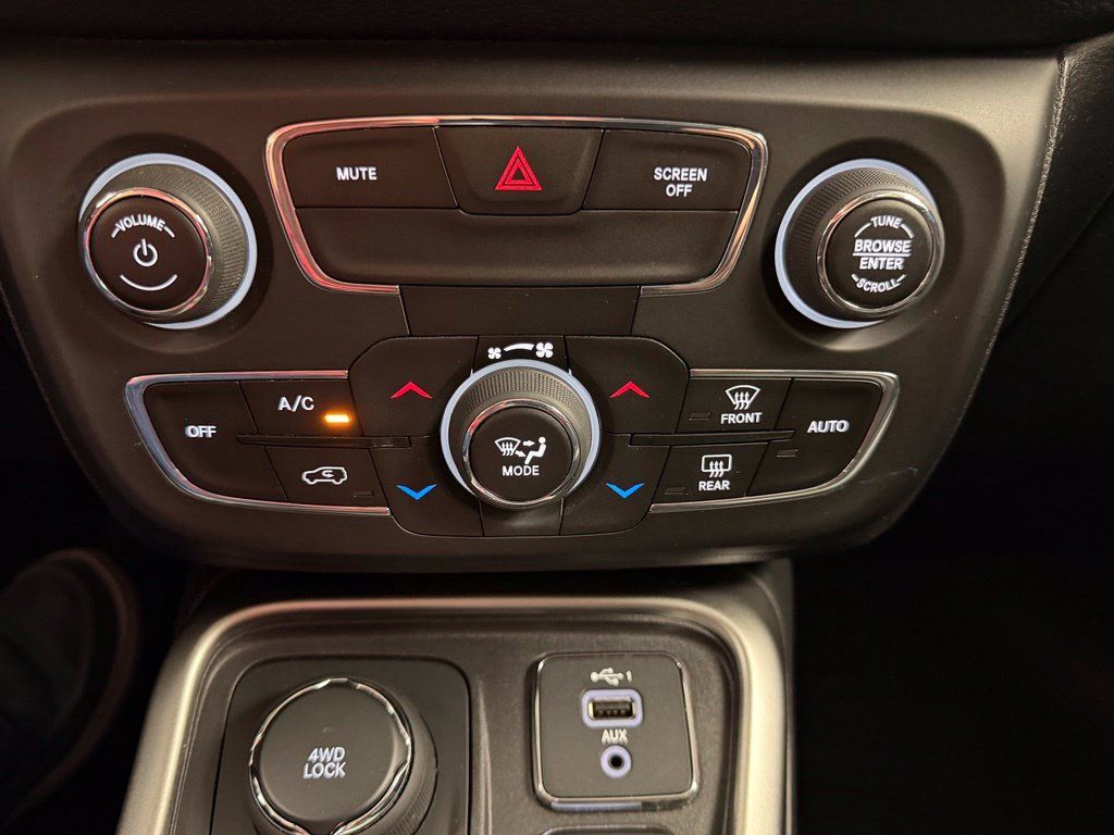 Used 2021 Jeep Compass Latitude w/ Convenience Group AWD/4WD image 27