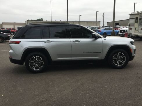 Used 2024 Jeep Grand Cherokee Trailhawk AWD/4WD image 8