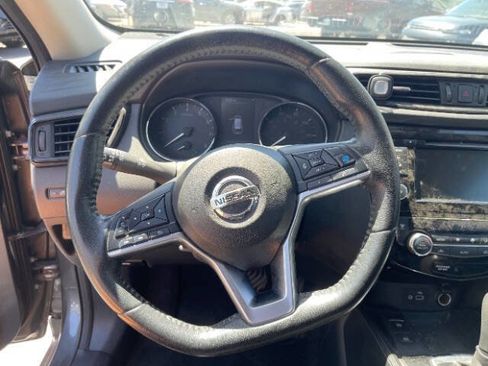 Used 2019 Nissan Rogue SL AWD/4WD image 14