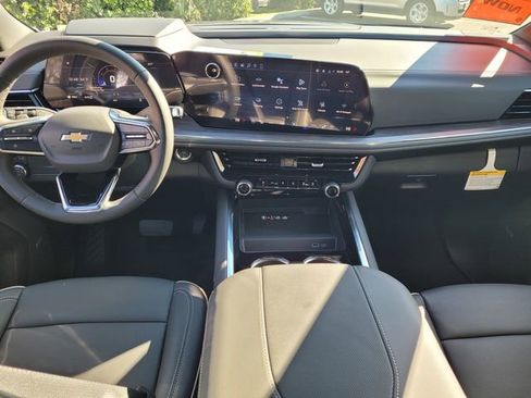 New 2026 Chevrolet Suburban Premier image 7