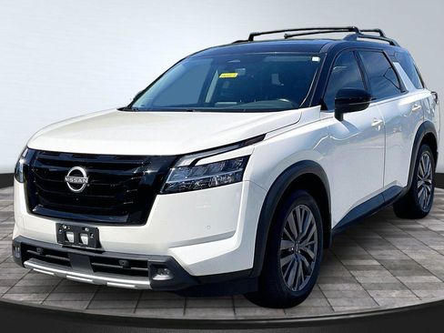 Certified 2023 Nissan Pathfinder SL w/ SL Premium Package AWD/4WD image 11