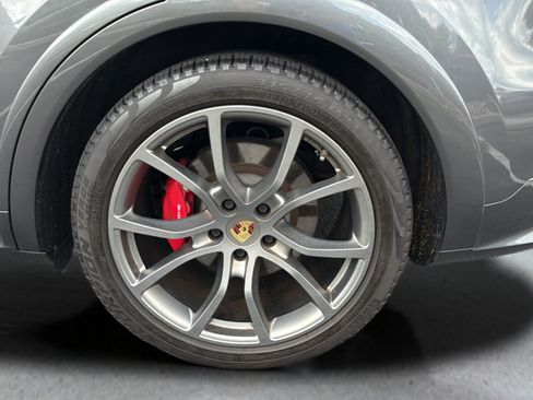 Used 2021 Porsche Cayenne GTS AWD/4WD image 15