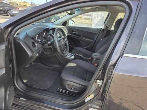Used 2015 Chevrolet Cruze LT image 10