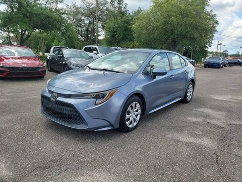 Used 2020 Toyota Corolla LE FWD image 4