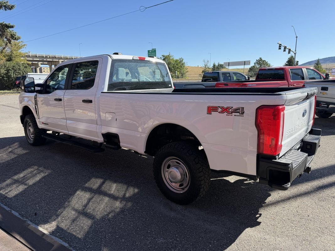 Used 2024 Ford F250 XL AWD/4WD image 6