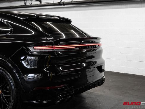 Used 2025 Porsche Cayenne GTS image 13