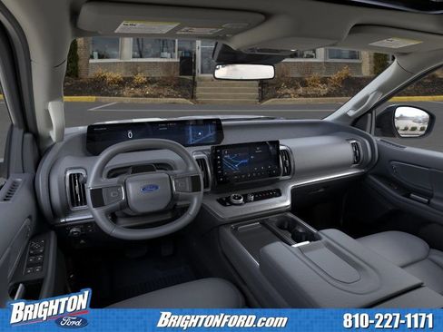 Used 2026 Ford Expedition Active image 9