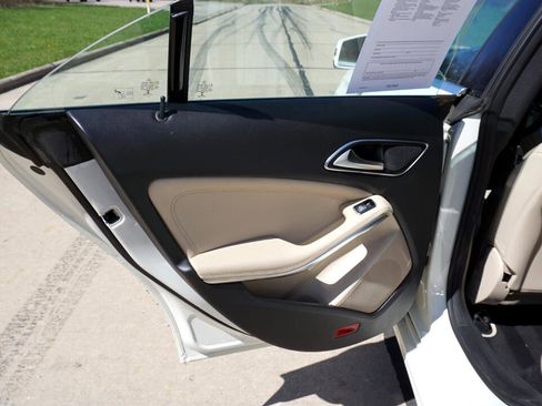 Used 2015 Mercedes-Benz CLA 250 4dr Sdn CLA 250 FWD image 26