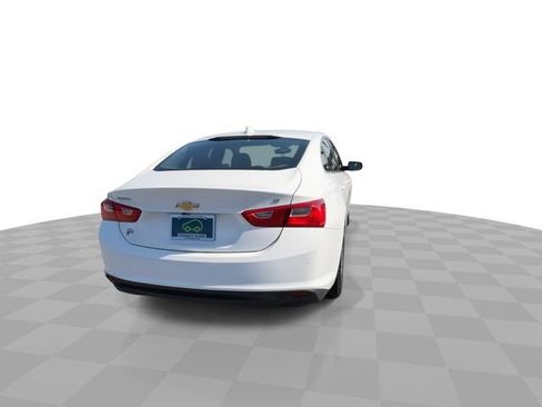 Used 2018 Chevrolet Malibu LT w/ Leather Package FWD image 7