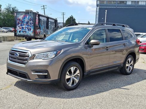Used 2022 Subaru Ascent Premium w/ Convenience Package image 3