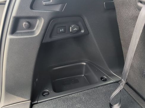 Used 2025 Honda Pilot Black Edition image 43