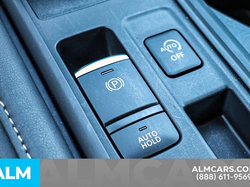 Used 2025 Nissan Pathfinder S image 41