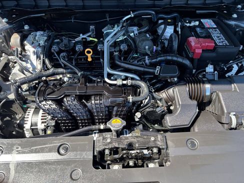 Used 2025 Nissan Altima 2.5 SV FWD image 33