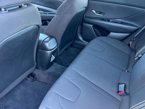 Certified 2024 Hyundai Elantra SEL image 9