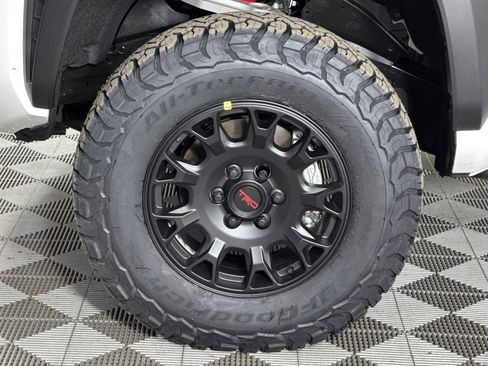 New 2025 Toyota Tacoma TRD Off-Road image 24