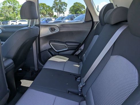 Certified 2023 Kia Soul LX w/ LX Technology Package FWD image 16