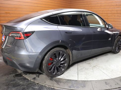 Used 2022 Tesla Model Y Performance image 55