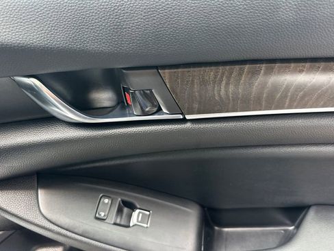 Used 2022 Honda Accord EX-L image 18