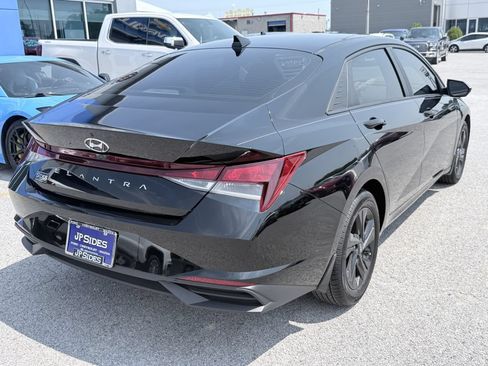 Used 2023 Hyundai Elantra SEL FWD image 5