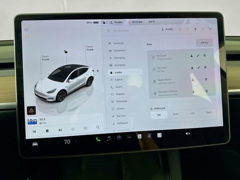 Used 2025 Tesla Model Y Long Range image 26