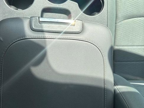 Used 2018 RAM 1500 Express AWD/4WD image 8