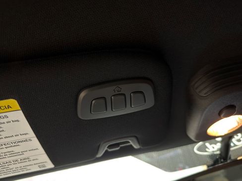 Used 2022 Ford Mustang Shelby GT500 w/ Technology Package image 22